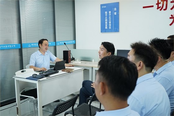 welcome海洋之神销售总经理朱总发言